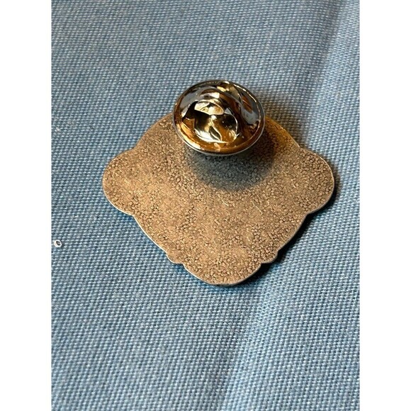 Harley Davidson Vest / Hat Pin 1996 MDA Muscular Dystrophy Association Vintage - Picture 2 of 3